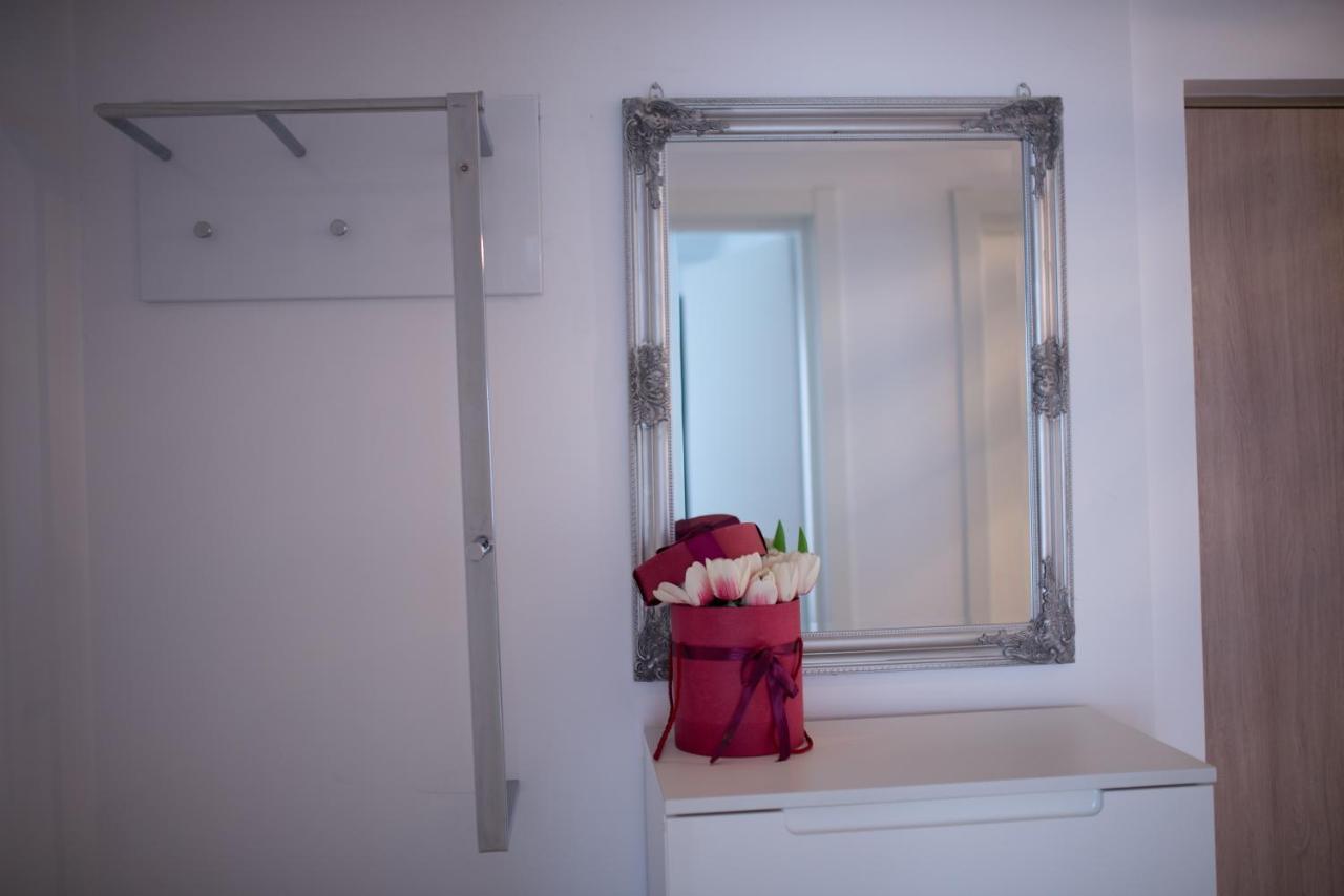 Apartament Denissia 오라데아 외부 사진