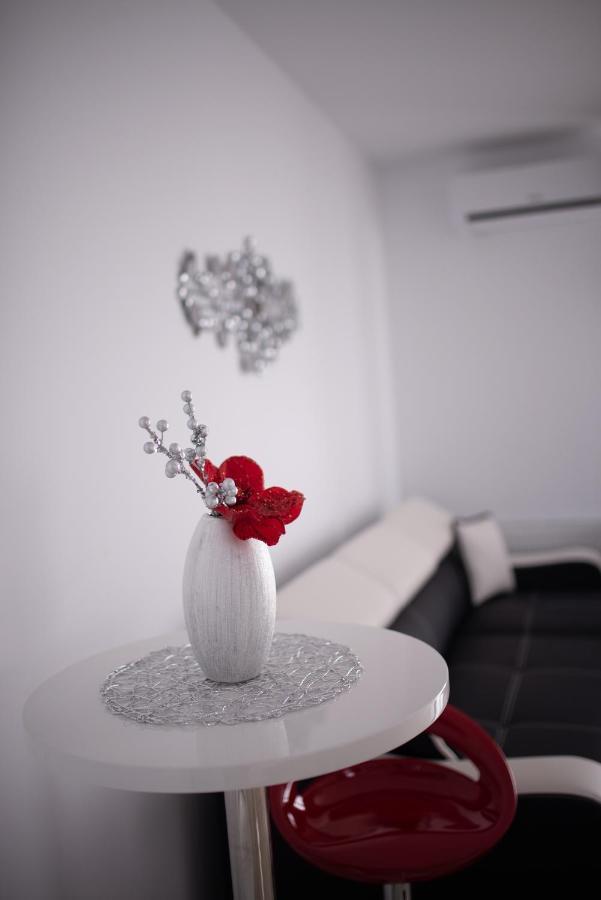 Apartament Denissia 오라데아 외부 사진