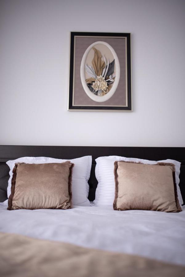 Apartament Denissia 오라데아 외부 사진