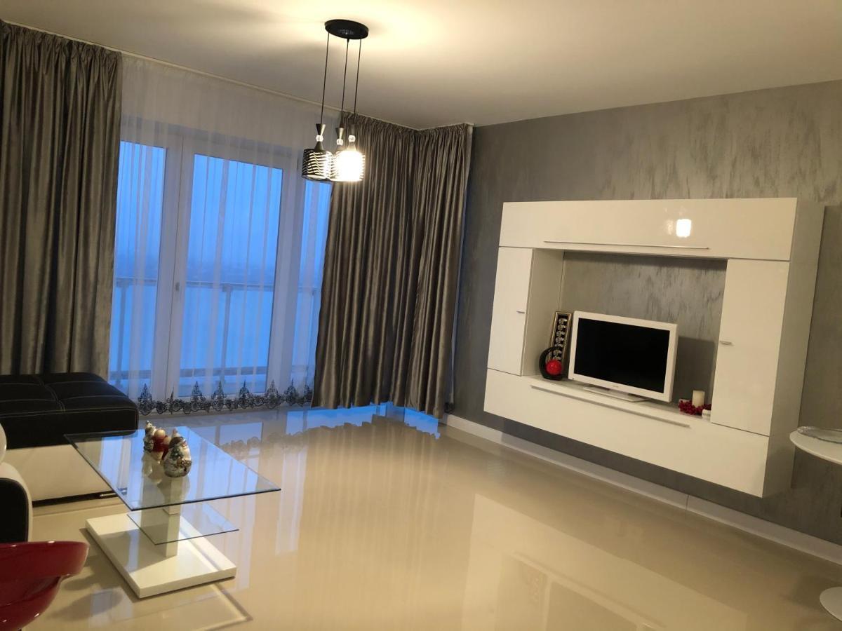 Apartament Denissia 오라데아 외부 사진